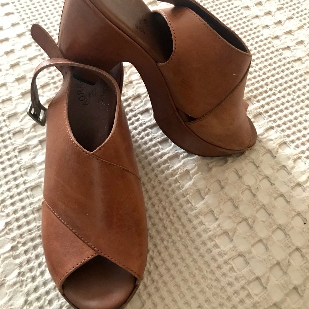 Chunky leather heel